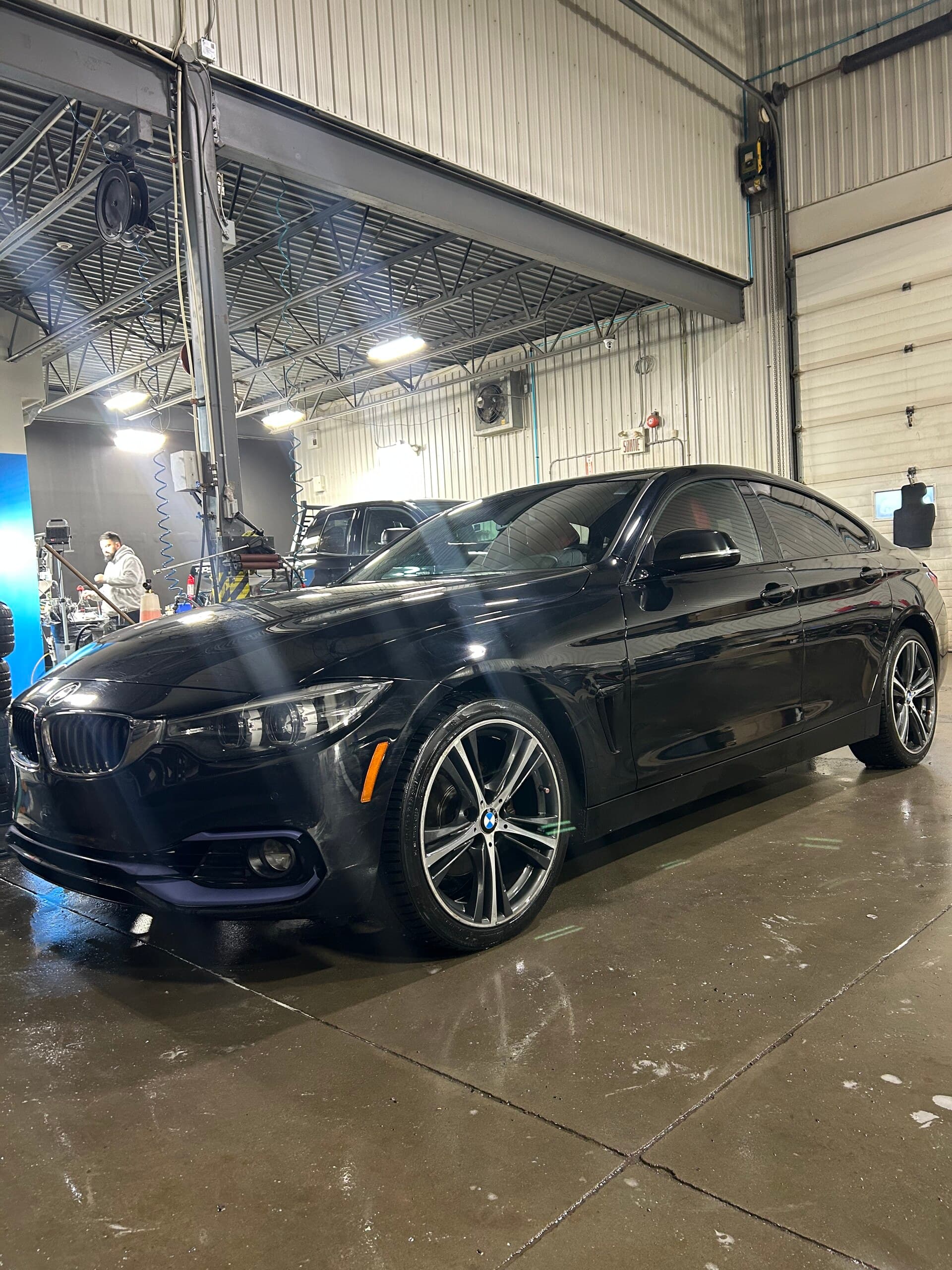 BMW X6 auto detailing by SoClean Detailz, Saint-Eustache