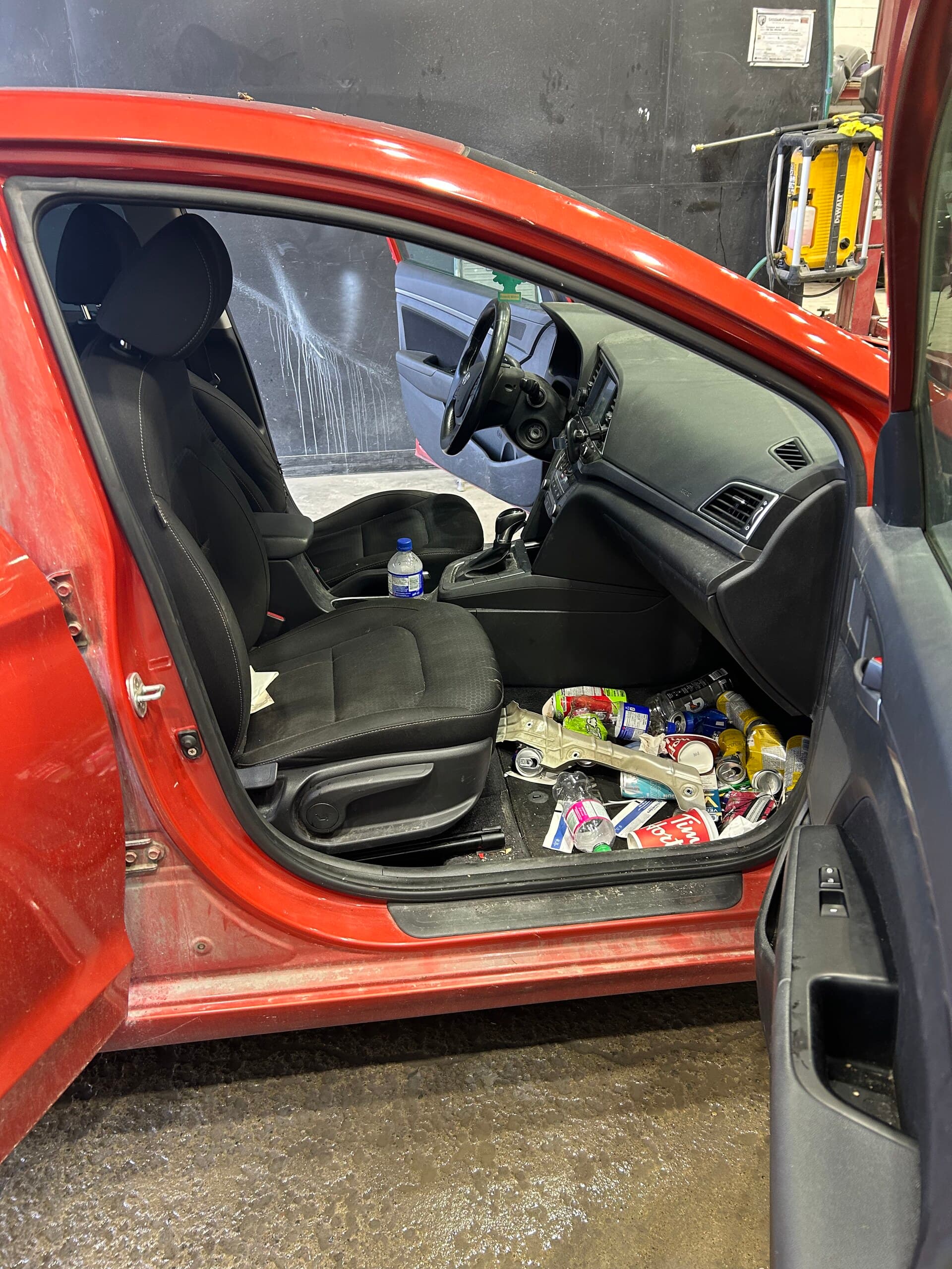Hyundai Elantra auto detailing by SoClean Detailz, Saint-Eustache