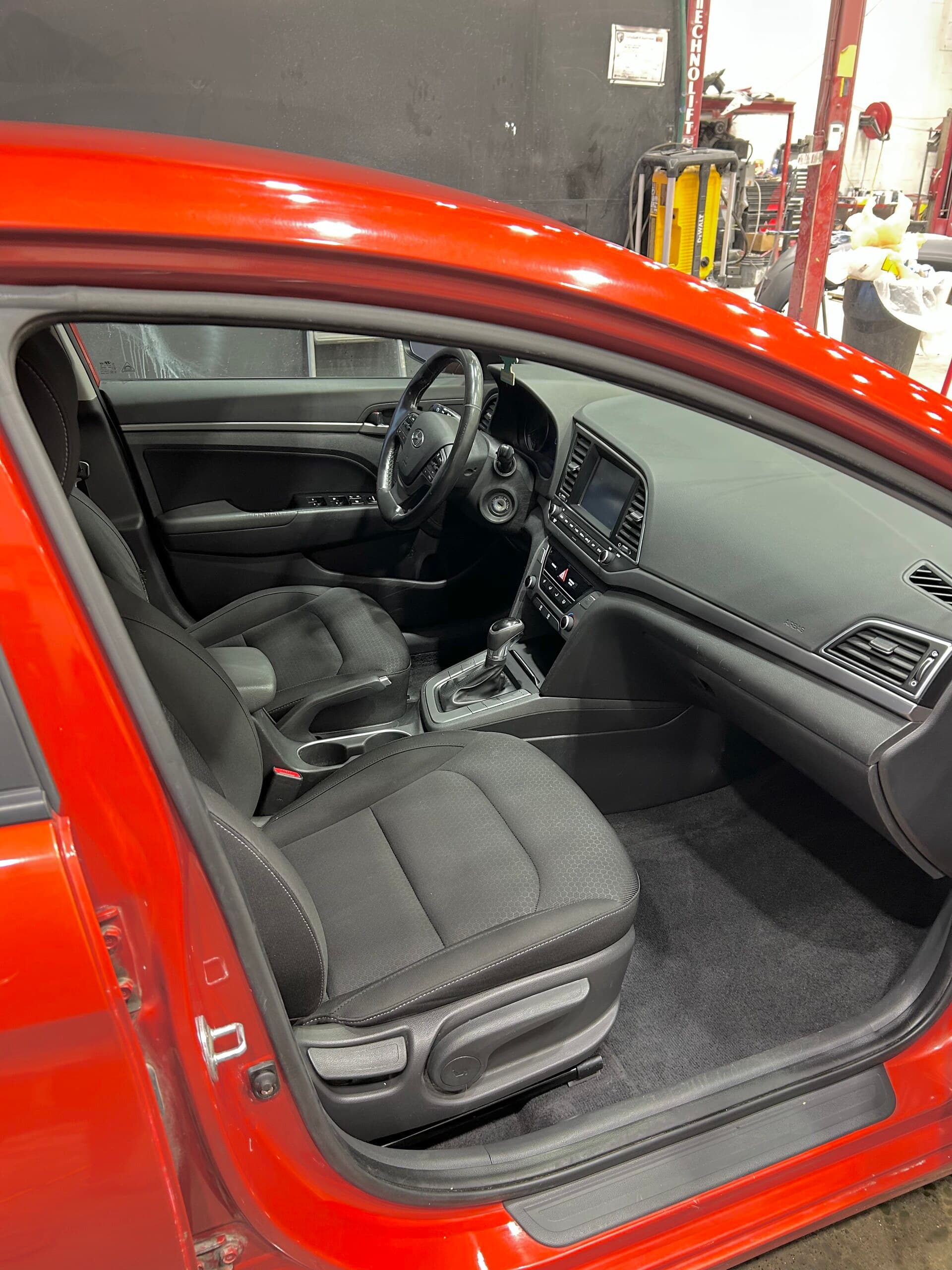 Hyundai Elantra auto detailing by SoClean Detailz, Saint-Eustache