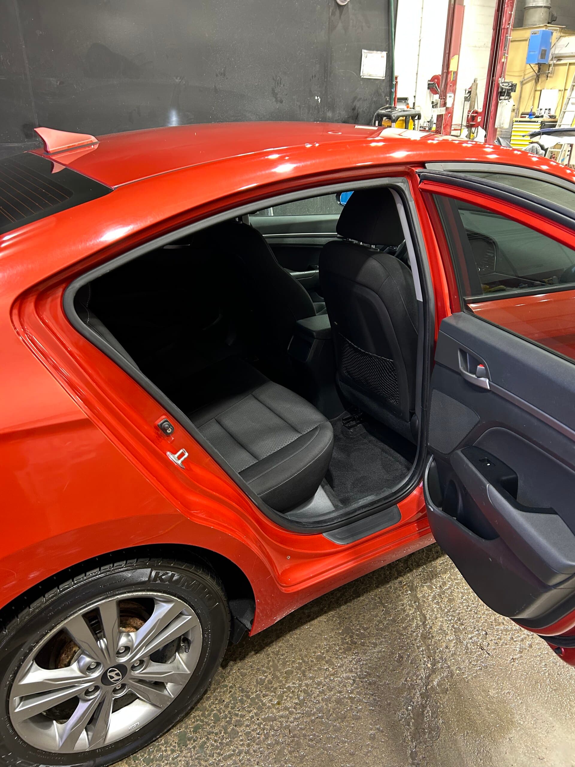 Hyundai Elantra auto detailing by SoClean Detailz, Saint-Eustache