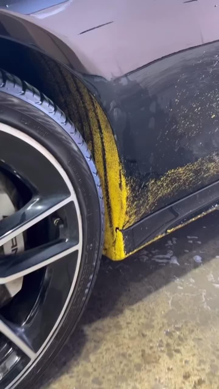 Road Paint Removal detailing by SoClean Detailz, Saint-Eustache