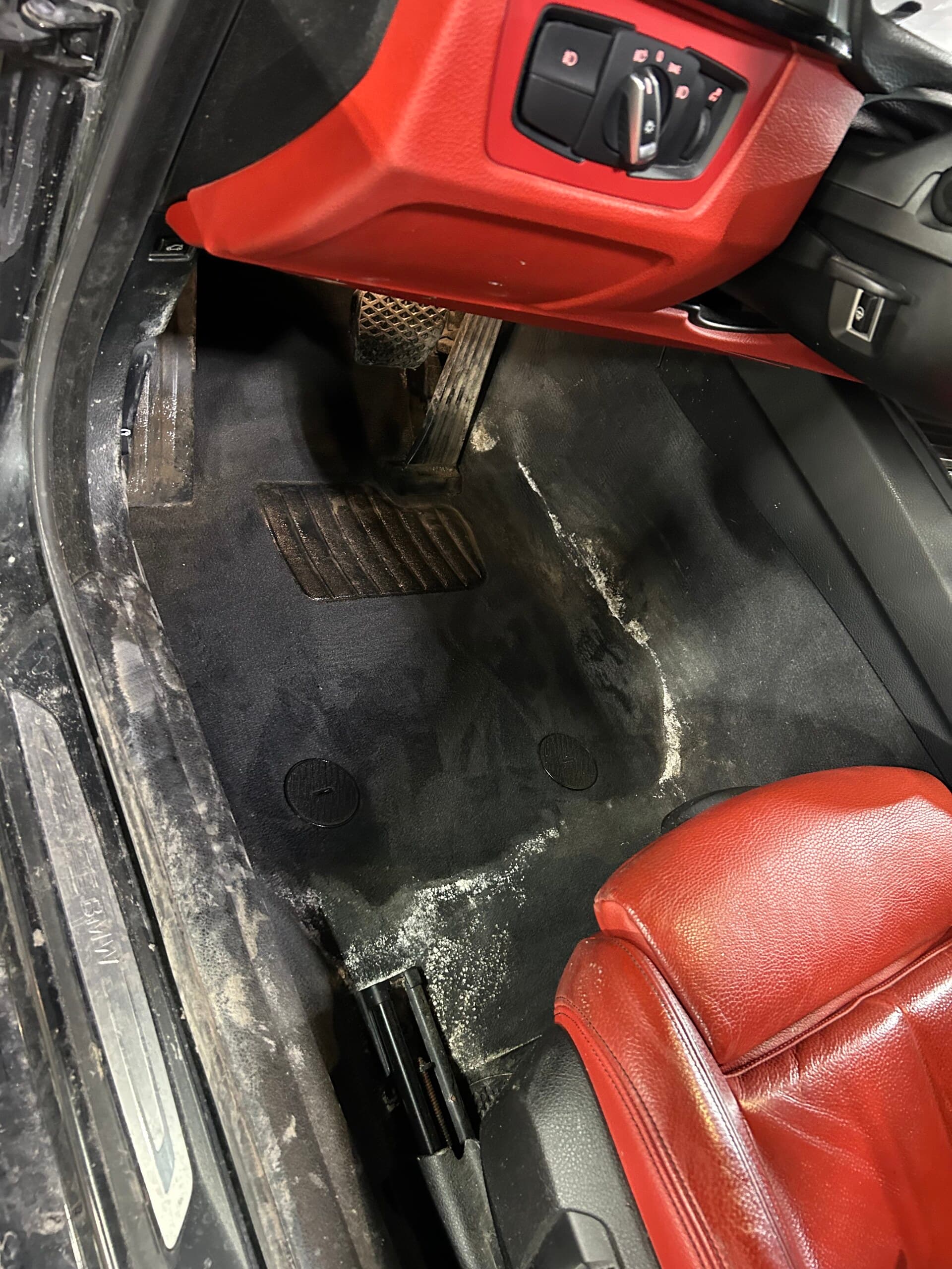 interior car 01 — Après